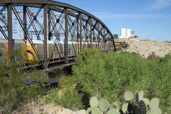 Bahnbrücke über den Colorado River