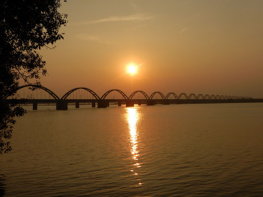Brücke über den Godavari-Fluss