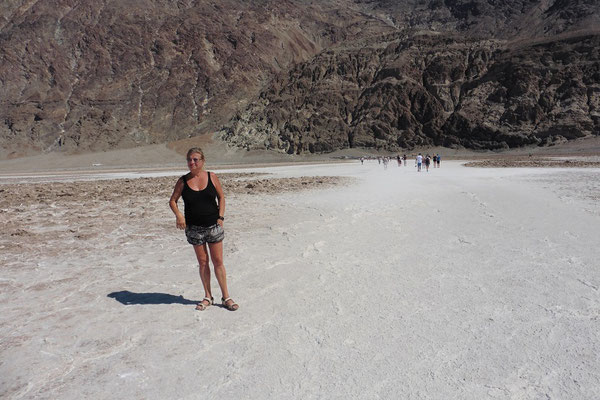 Käthi in Badwater