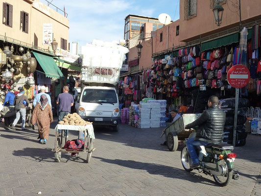 Marrakech - Eingang zum Souk