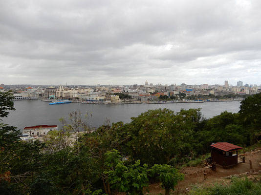Blick von der Christus-Statue in Richtung Hafen von Havanna