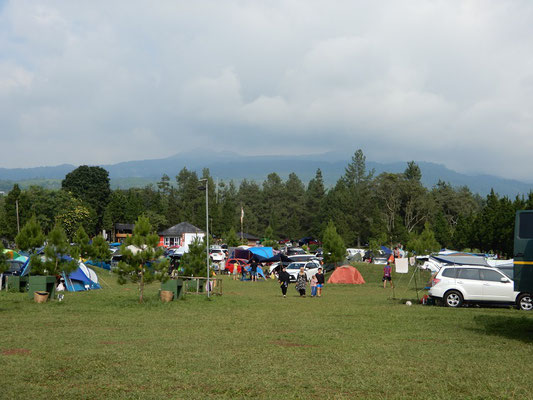 Der Vulkan vom Campingplatz aus gesehen