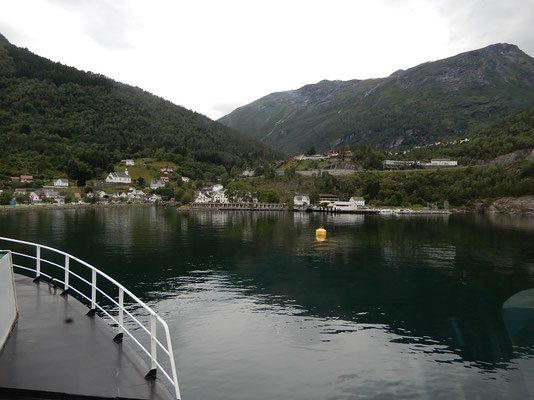 Geirangerfjord - Wir legen bald in Hellesylt an