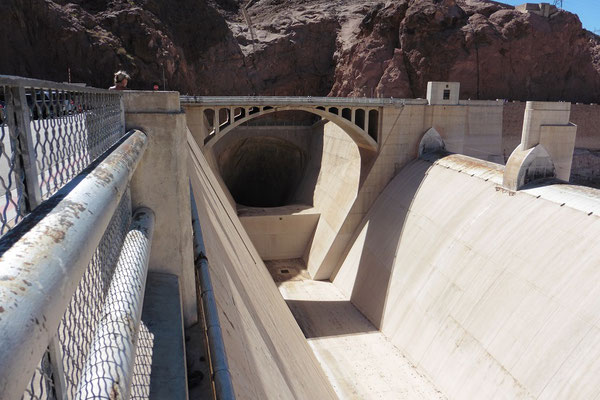 Überlaufkanal Hoover Dam seit 1983 ohne Wasser