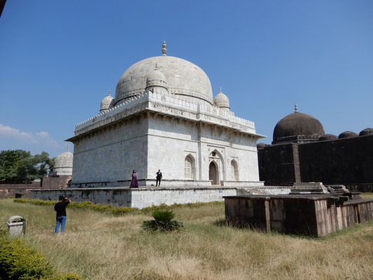 Grab von Hoshang Shah