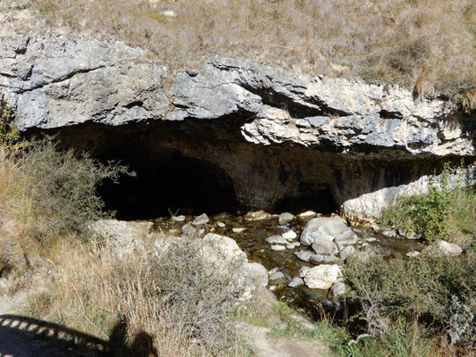 Ausgang bzw. Einlauf in das Höhlensystem