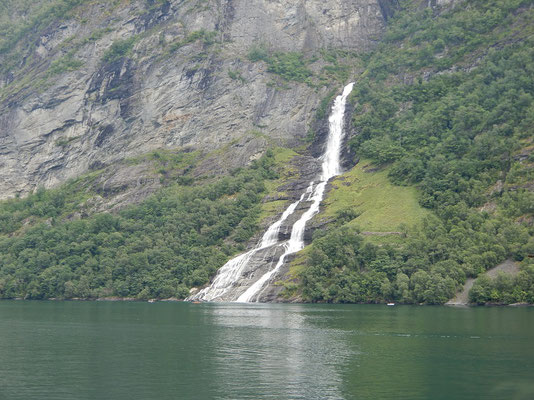 Geirangerfjord - weiterer Wasserfall