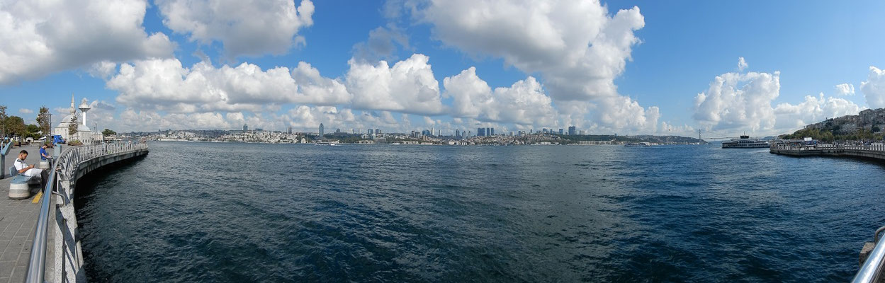 Nach 25 Minuten Fahrt stehen wir am Bosporus