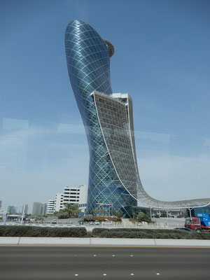 Der schiefe Turm von Abu Dhabi