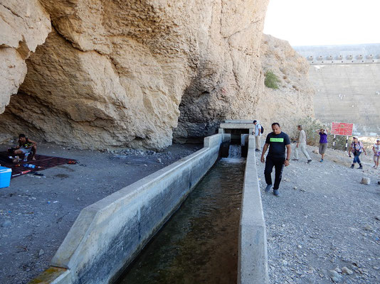 Bewässerungskanal im Wadi Dayqah
