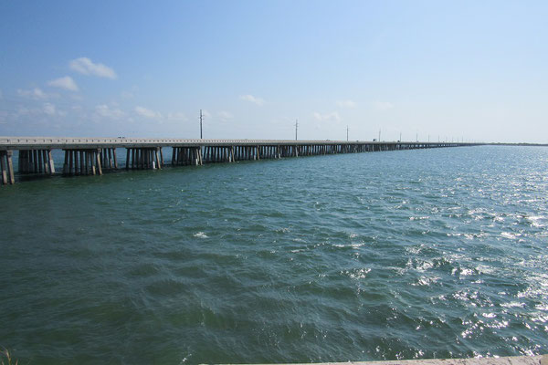 Eine der 42 Brücken auf den Florida Keys