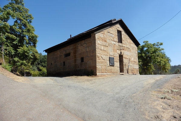 Mariposa CA - steinernes Gefängnis aus dem 19. Jahrhundert
