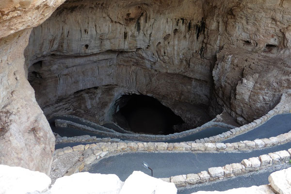 Carlsbad Caverns - Abstieg in die Höhle