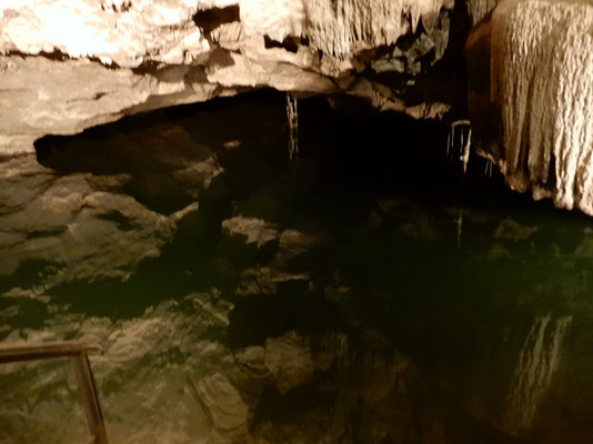 Al-Hoota-Cave