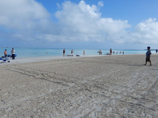 Weisser Sandstrand auf Caya Coco