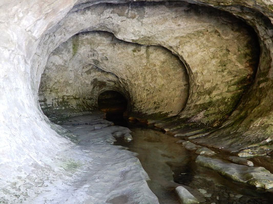 Eingang bzw. Ausfluss des Höhlensystems