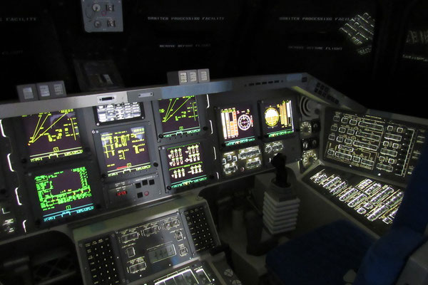 Nasa Johnson Space Center - Cockpit Space Shuttle