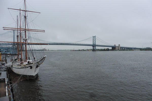 Benjamin Franklin Bridge nach New Jersey