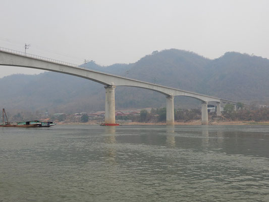 Neue Hochgeschwindigkeits-Bahn von Kunming/China nach Vientiane/Laos- Eröffnung 13.04.2023