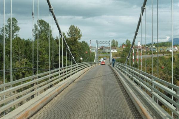 Hängebrücke über den Balkley River