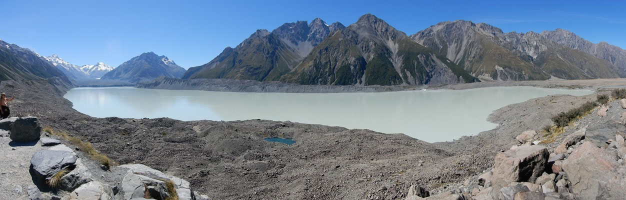 Tasman Lake mit umgebender Bergkulisse