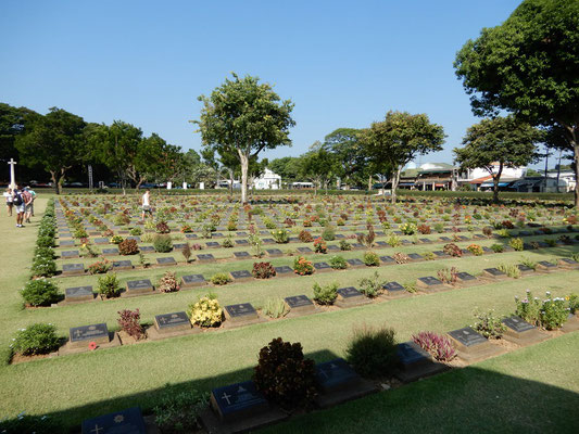 Friedhof der Kriegsgefangenen, welche die Eisenbahn nach Burma bauten