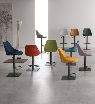 Sgabello imbottito con altezza regolabile, rivestimento a scelta (articolo BL74)