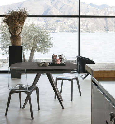 Tavolo VERTIGO fisso (realizzabile su misura) o allungabile (misura cm.130x90 + 2 allunghe da cm.35) materiali e finiture a scelta