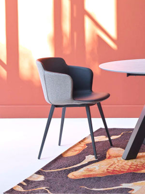 Poltroncina imbottita, rivestimento a scelta (articolo CA25)