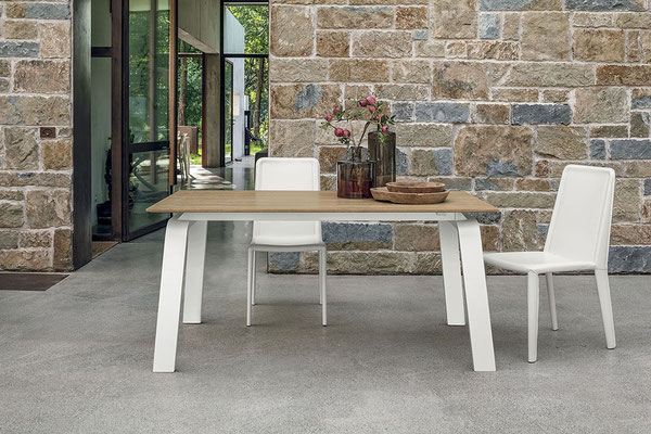 Tavolo allungabile DAMIAN, struttura in metallo verniciato (colori a scelta), piano ed allunghe realizzabili in materiali a scelta, misure disponibili: cm.160x90 + 2 allunghe da cm.40; cm.130x85 + 2 allunghe da cm.35; cm.110x80 + 2 allunghe da cm.30