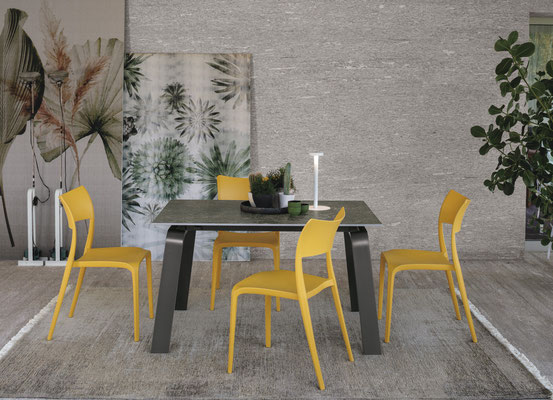 Tavolo allungabile DAMIAN, struttura in metallo verniciato (colori a scelta), piano ed allunghe realizzabili in materiali a scelta, misure disponibili: cm.160x90 + 2 allunghe da cm.40; cm.130x85 + 2 allunghe da cm.35; cm.110x80 + 2 allunghe da cm.30