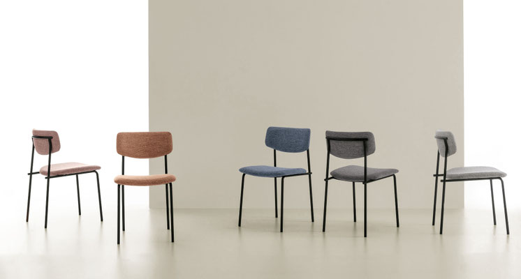 Sedia imbottita, rivestimento a scelta (articolo SK135)