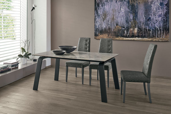 Tavolo allungabile DAMIAN, struttura in metallo verniciato (colori a scelta), piano ed allunghe realizzabili in materiali a scelta, misure disponibili: cm.160x90 + 2 allunghe da cm.40; cm.130x85 + 2 allunghe da cm.35; cm.110x80 + 2 allunghe da cm.30