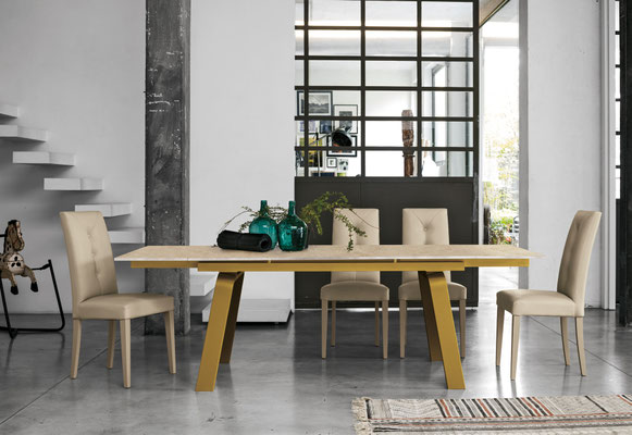 Tavolo allungabile MIZAR, struttura in metallo verniciato (colori a scelta), piano ed allunghe realizzabili in materiali a scelta, misure disponibili: cm.160x90 + 2 allunghe da cm.40 oppure cm.180x90 + 2 allunghe da cm.45