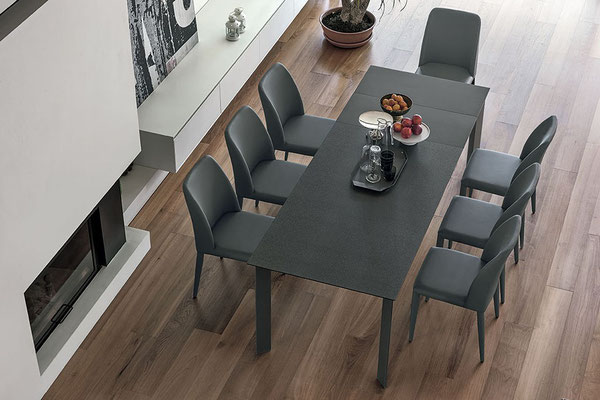 Tavolo allungabile SYRIO, struttura in metallo verniciato (colori a scelta), piano ed allunghe realizzabili in materiali a scelta, misure disponibili: cm.160x90 + 2 allunghe da cm.40; cm.130x85 + 2 allunghe da cm.35; cm.110x80 + 2 allunghe da cm.30