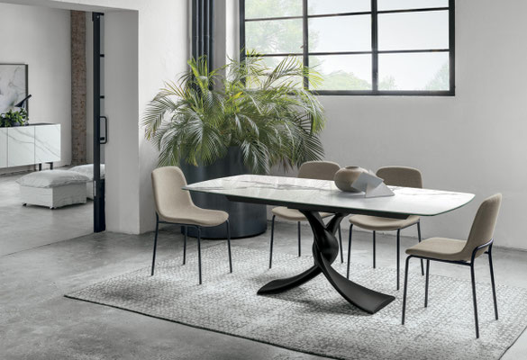 Tavolo ZENITH fisso (realizzabile su misura) oppure allungabile, con piano in gres antigraffio, disponibile in misura cm.160x90 + 2 allunghe oppure cm.180x90 + 2 allunghe