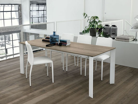 Tavolo allungabile SYRIO, struttura in metallo verniciato (colori a scelta), piano ed allunghe realizzabili in materiali a scelta, misure disponibili: cm.160x90 + 2 allunghe da cm.40; cm.130x85 + 2 allunghe da cm.35; cm.110x80 + 2 allunghe da cm.30