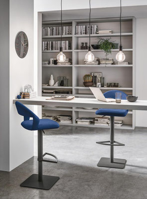 Sgabello imbottito con altezza regolabile (articolo DV101)