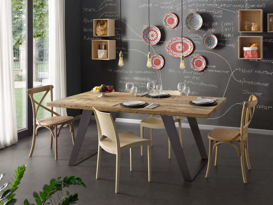 Articolo PT 0015 - Tavolo in legno naturale, realizzabile su misura, anche allungabile