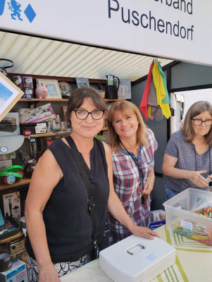 Arbeitsdienst in der Losbude von der Frauen-Union PUschendorf