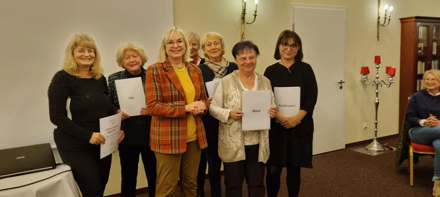 Frauen Union Vorsitzende Bezirk Nürnberg/Fürth/Schwabach mit allen Vorsitzenden unter anderem Adelheid Seifert FU Vorsitzende Fürth Land