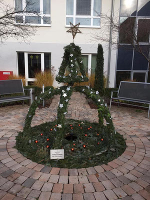 Der fertige Adventsbrunnen