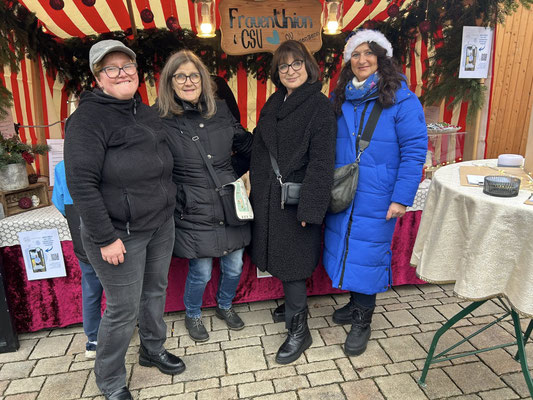 Frauen-Union Langenzenn mit Weihnachtsstand