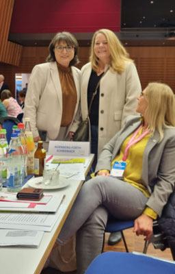 Adelheid Seifert und Patricia Fierus