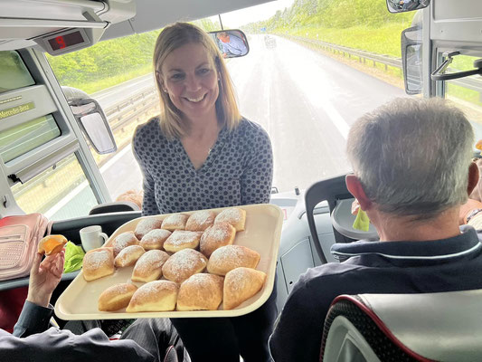 Für Verpflegung ist gesorgt, mit Kuchen