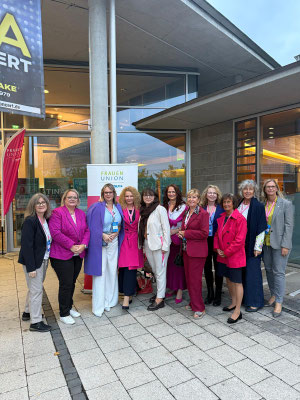 Gruppenbild der delegierten Damen