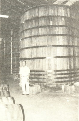 3万リットルのブドウ酒醸造樽。樽容積総量は、最大で100万リットルを超えていた。