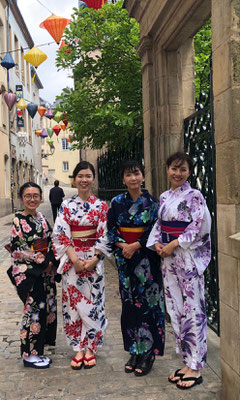 浴衣を着てルクセンブルク市内を散策した時の様子です。 This month, we are sharing yukata photos from Luxembourg city.