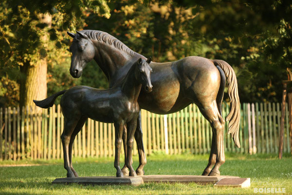 Bronzestatue "Poesie und Poetin"