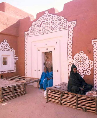 Repos dans la cour à Oualata
